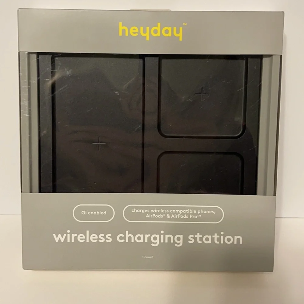 Heyday Black 10W Qi Wireless Charging Station - Compatible for Phone & AirPods